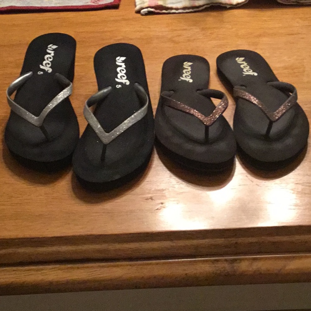 2 Pairs of Reef Sandals size 5